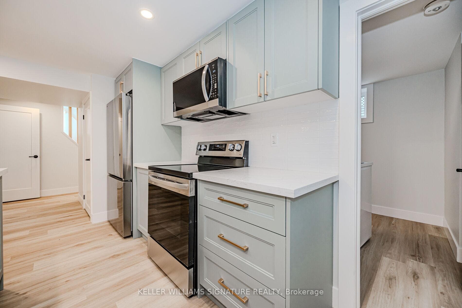 38 Endfield Avenue Unit Lower photo 6