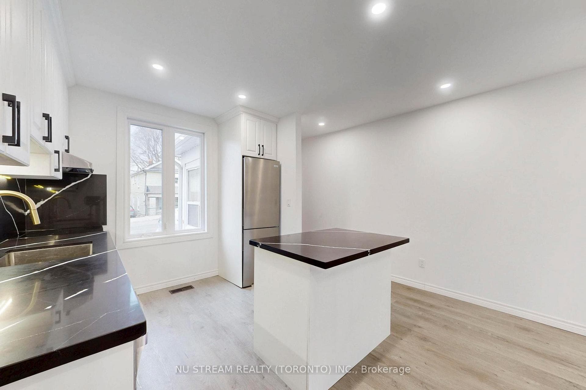 393 Jones Avenue Unit upper unit photo 19