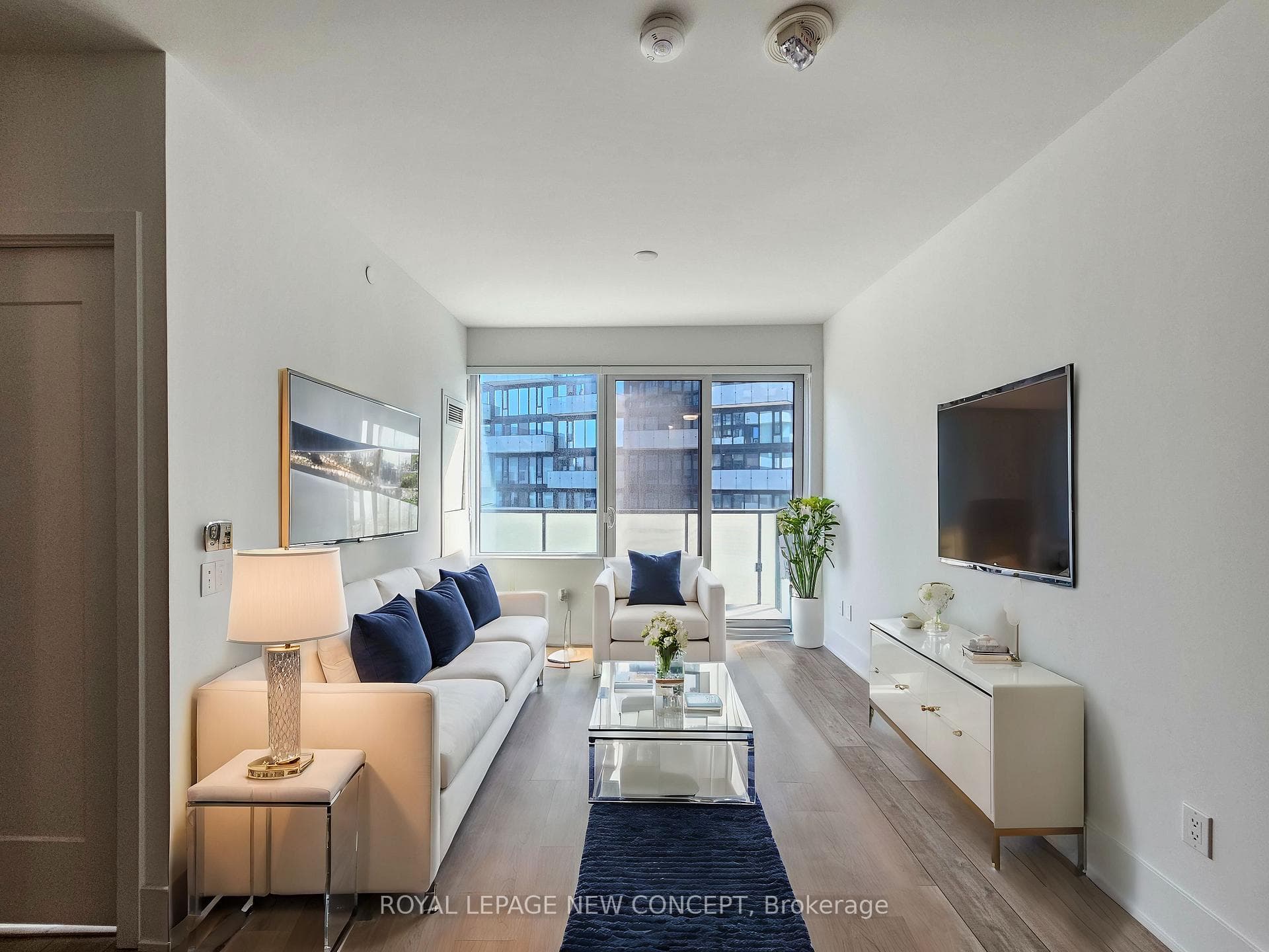 Virtually Staged Spacious Livingroom