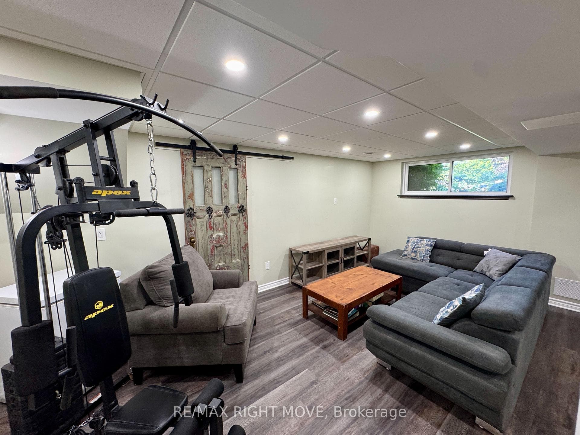 12 Hawkins Street photo 32
