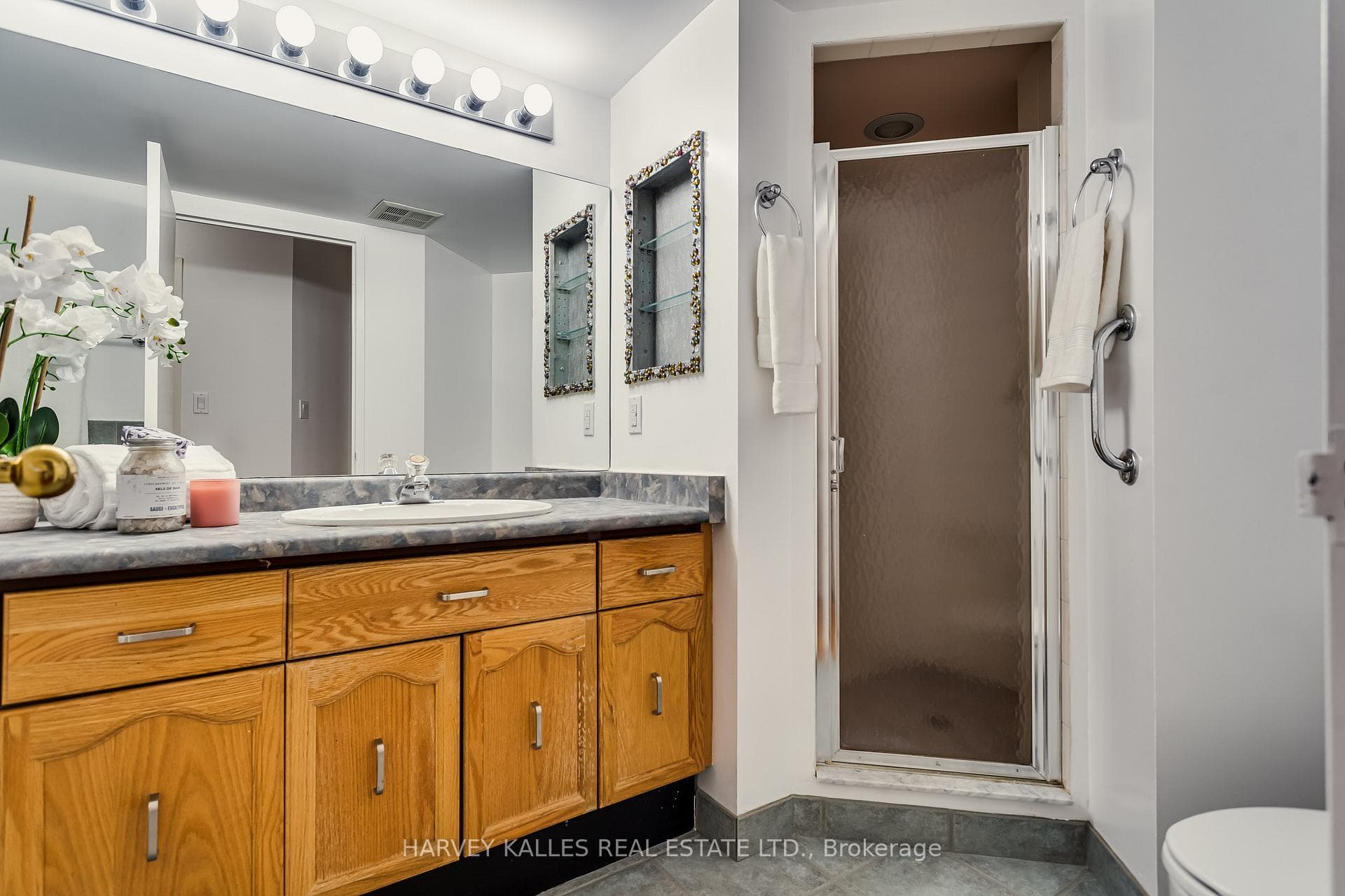 10 Kenneth Avenue Unit 310 photo 34