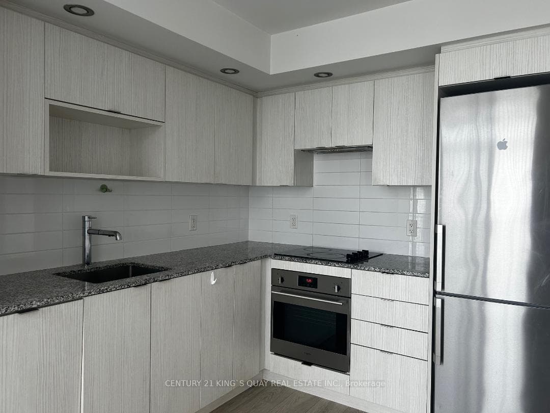 225 Village Green Square Unit 311 photo 3