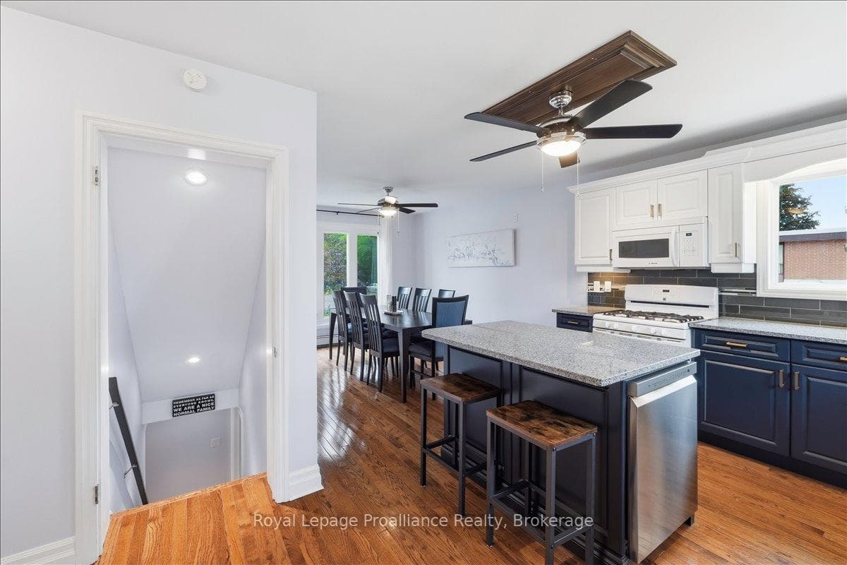 229 Henry Street photo 12