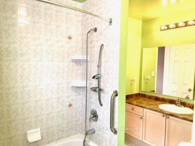 66 Oasis Boulevard photo 20