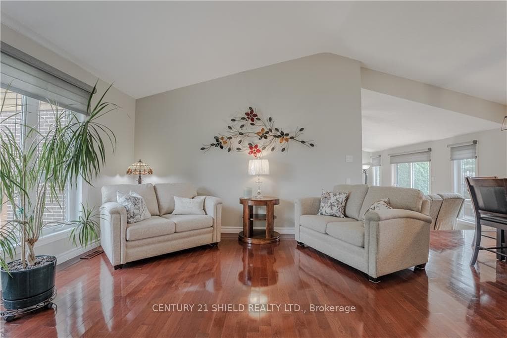 22 FAIRHOLME Drive photo 13