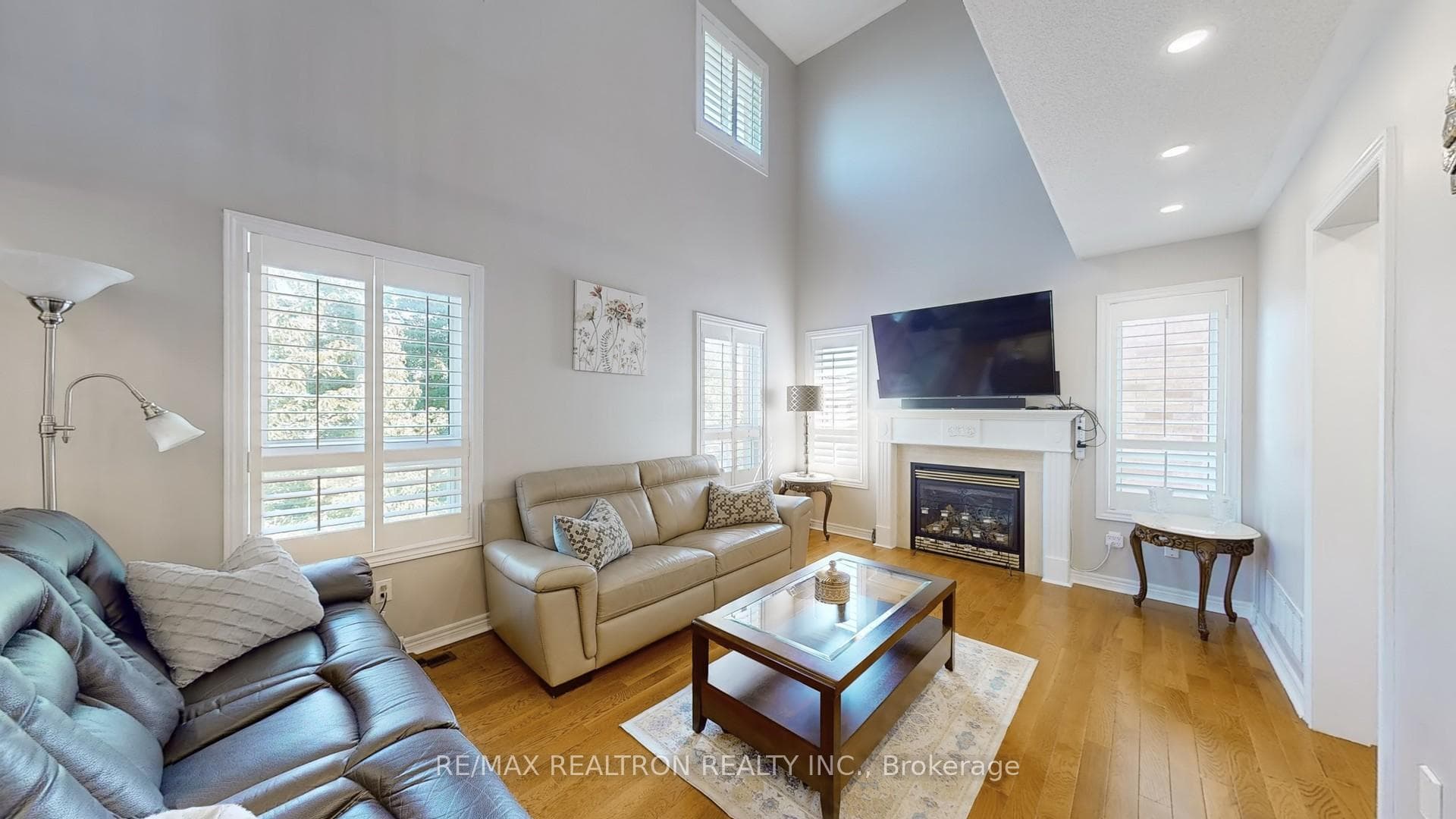 81 Laurendale Avenue photo 5