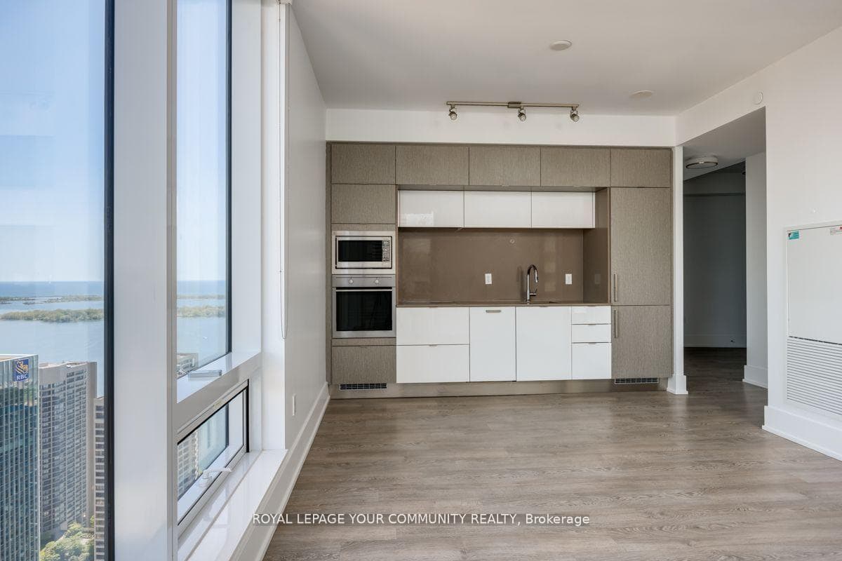 10 York Street Unit 5203 photo 12