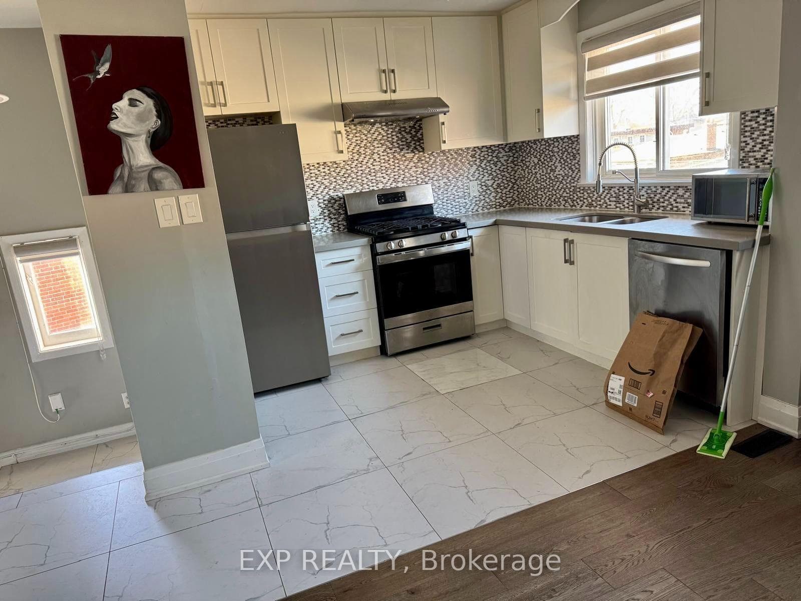 132 Brookhaven Drive Unit Upper photo 5