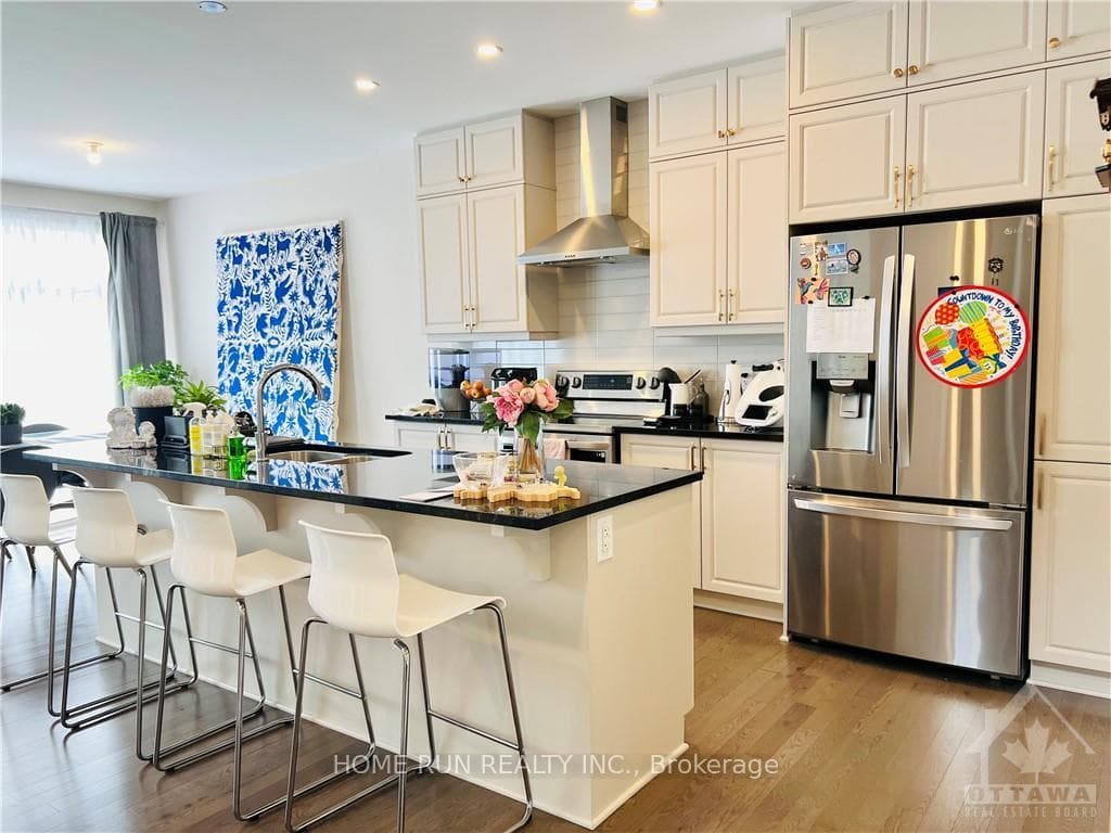 338 BARRETT FARM Drive photo 4