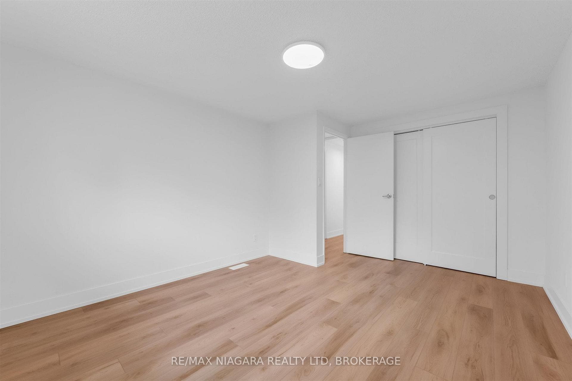 2 BALDWIN Crescent photo 17