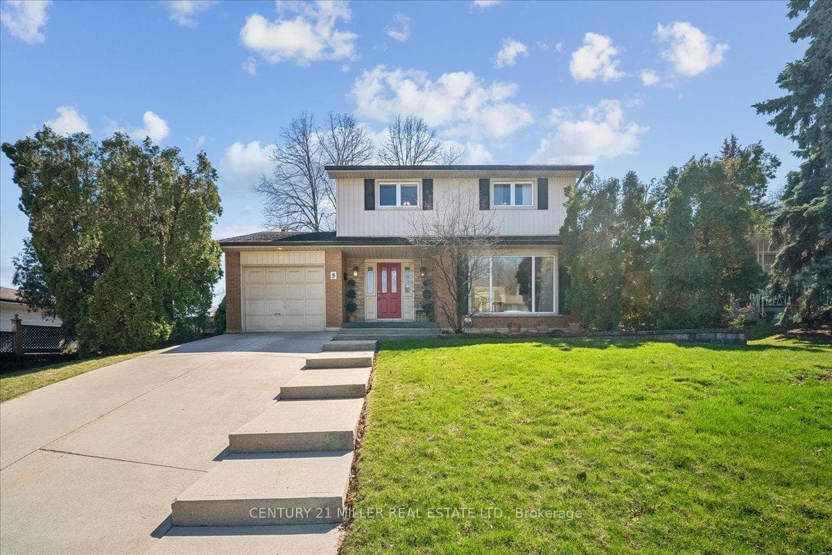 5 Cortina Crescent photo 2