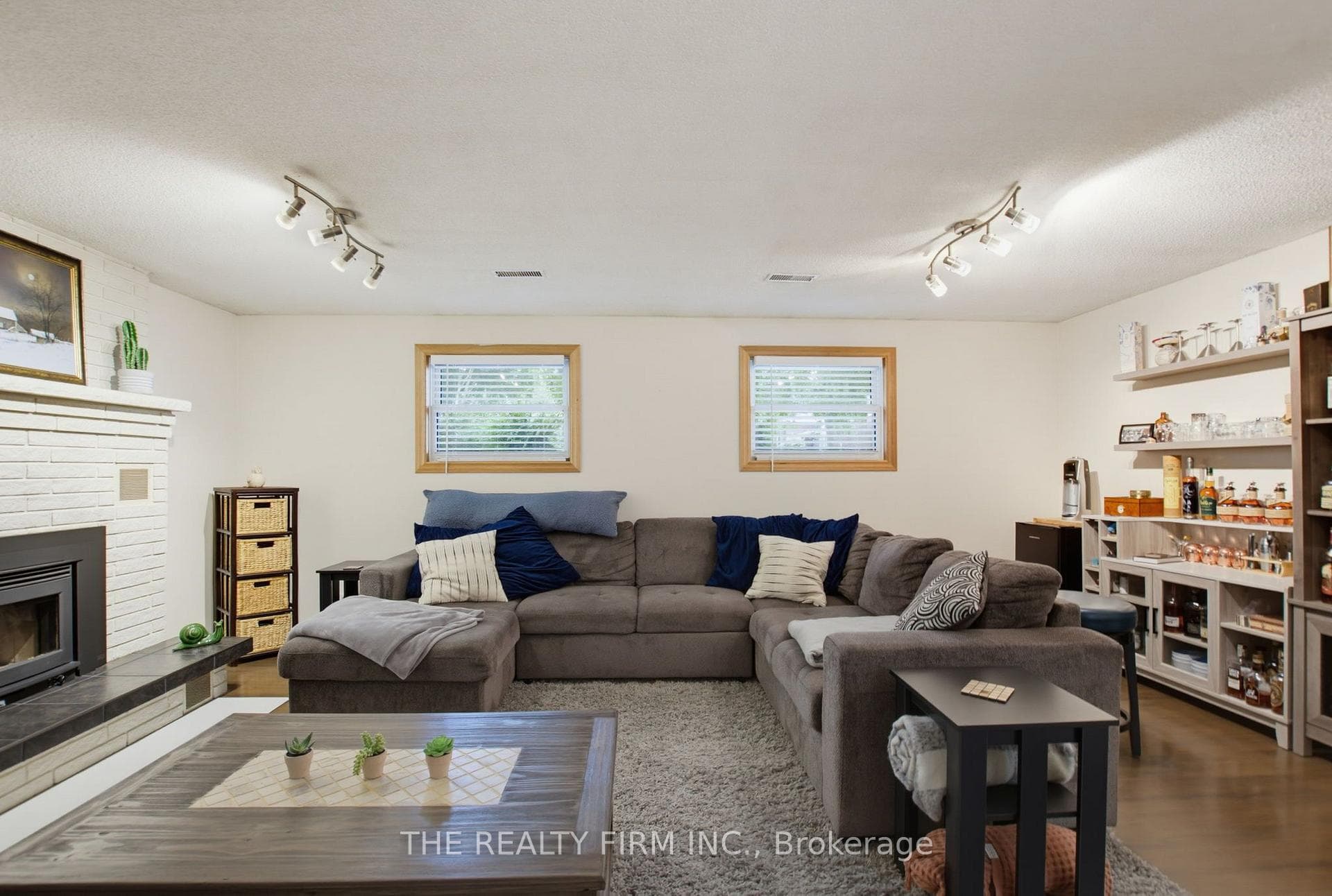 493 Maple Street photo 22