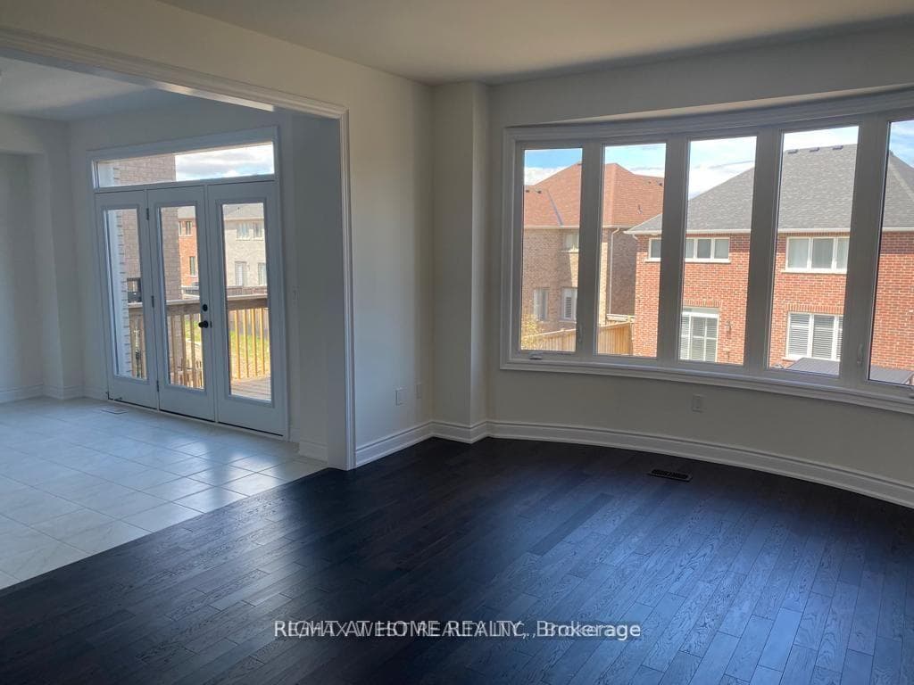 1362 Blackmore Street photo 4