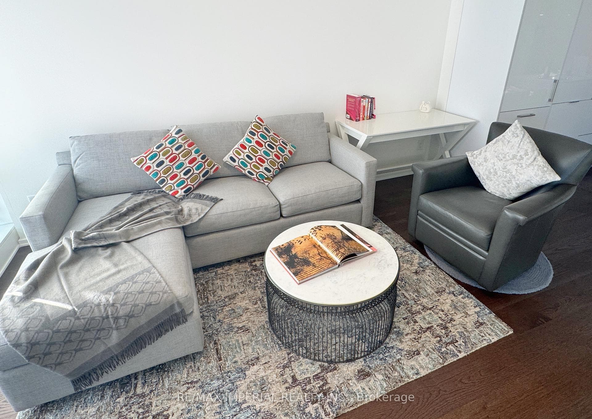 1 Bloor Street Unit 6407 photo 14