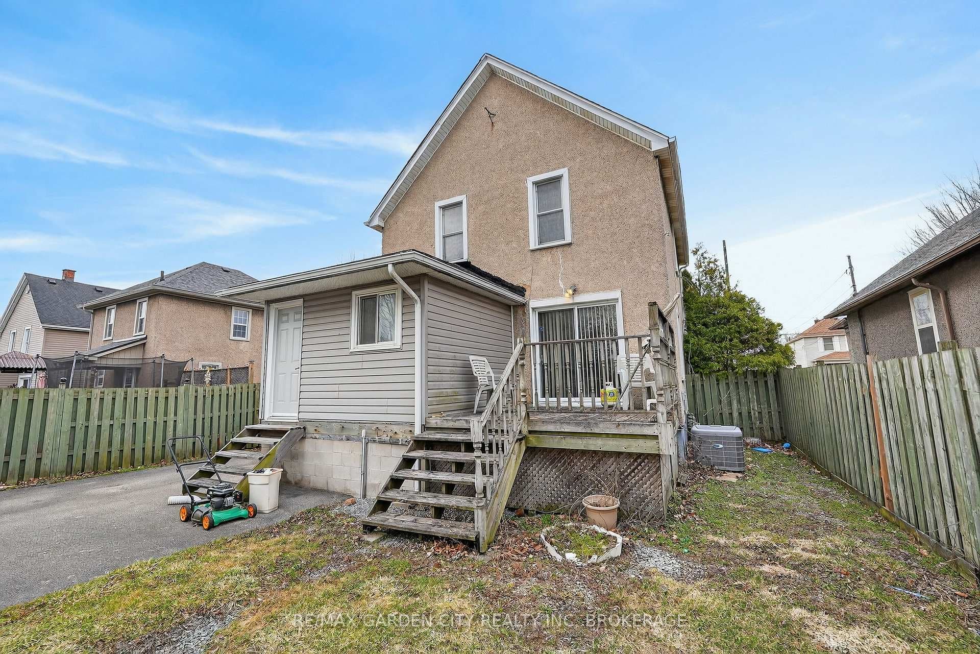 284 Burgar Street photo 35