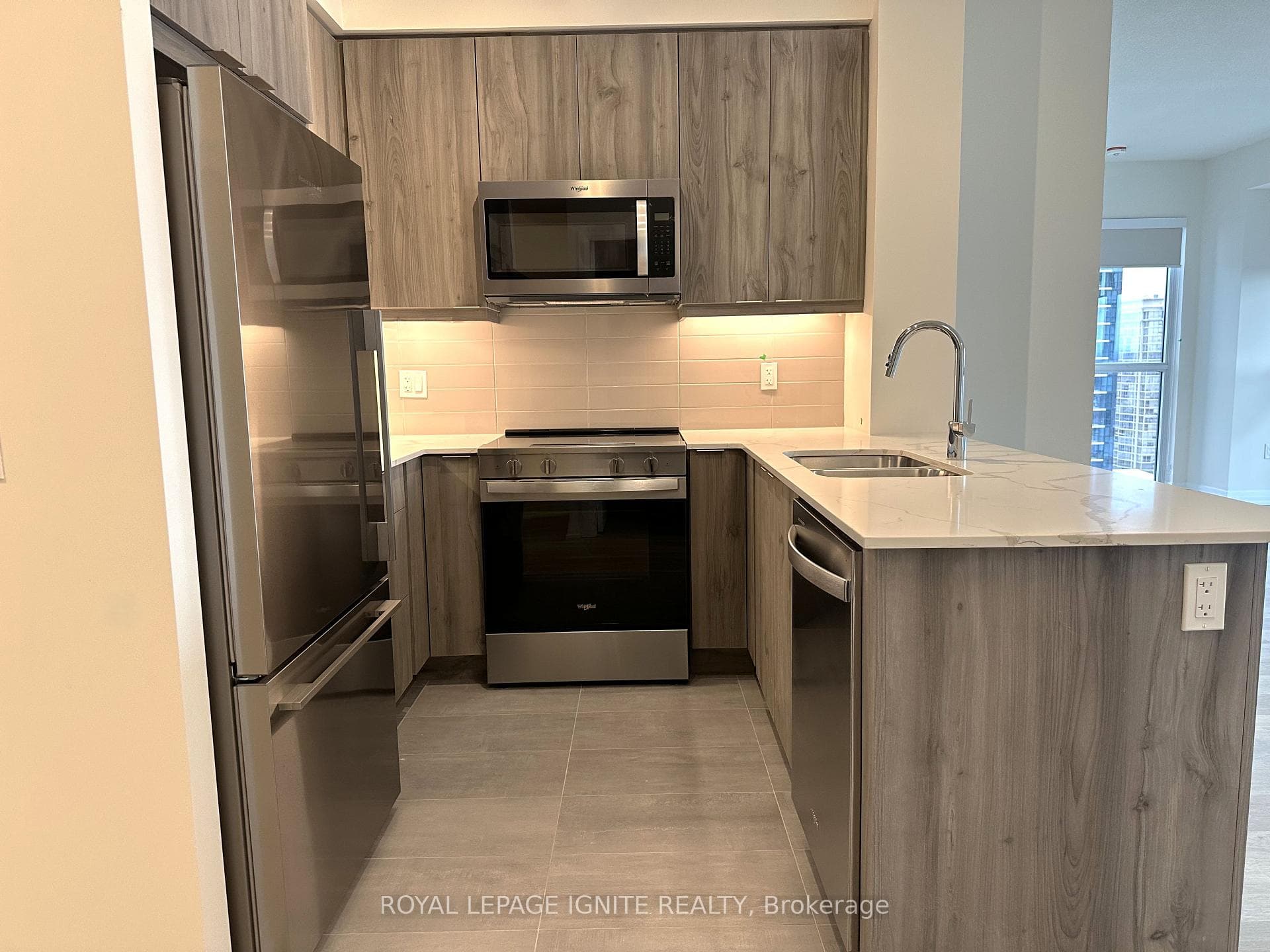 15 Watergarden Drive Unit 1304 photo 6