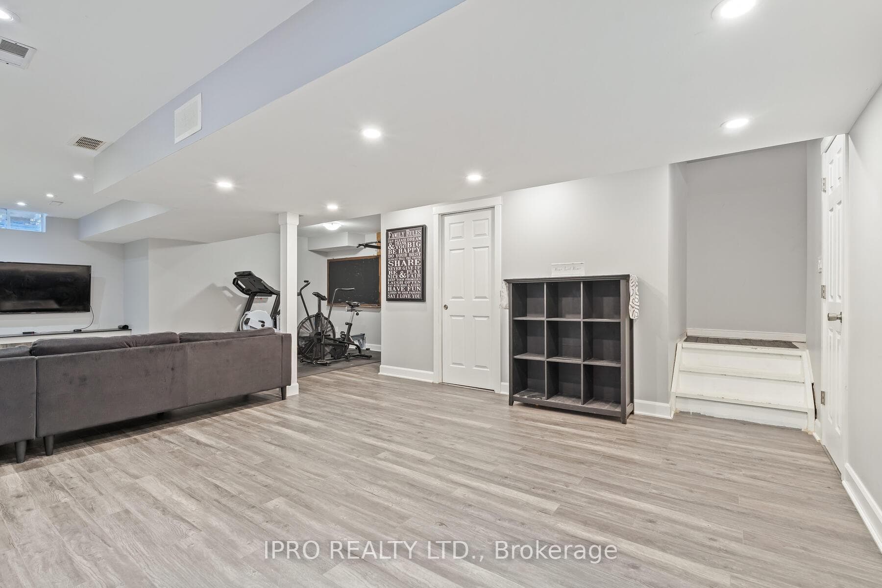 48 Meadowlark Drive photo 26