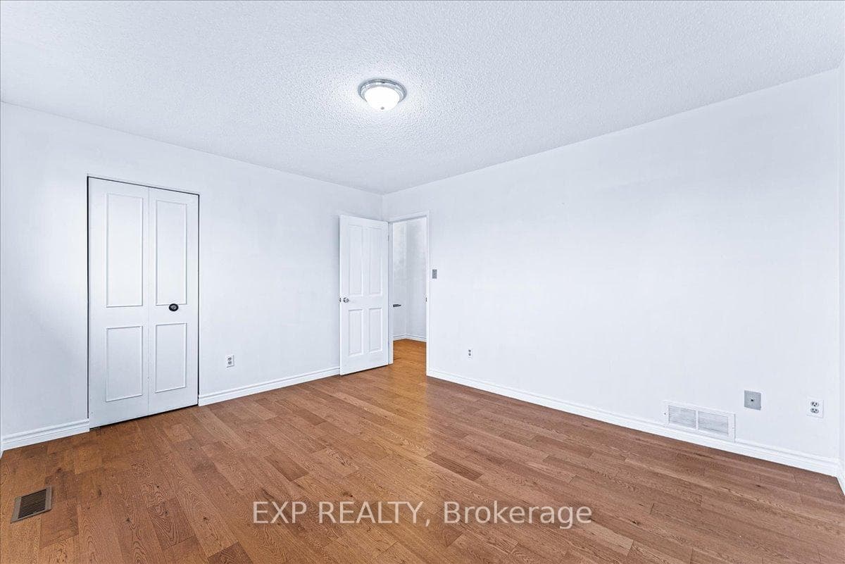 660 Montcalm Avenue photo 20