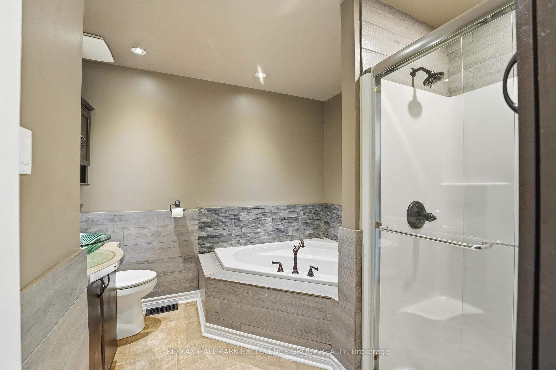 887 Nesting Way photo 35