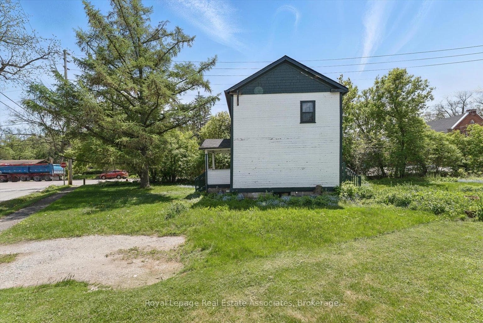 401 Draper Street photo 21