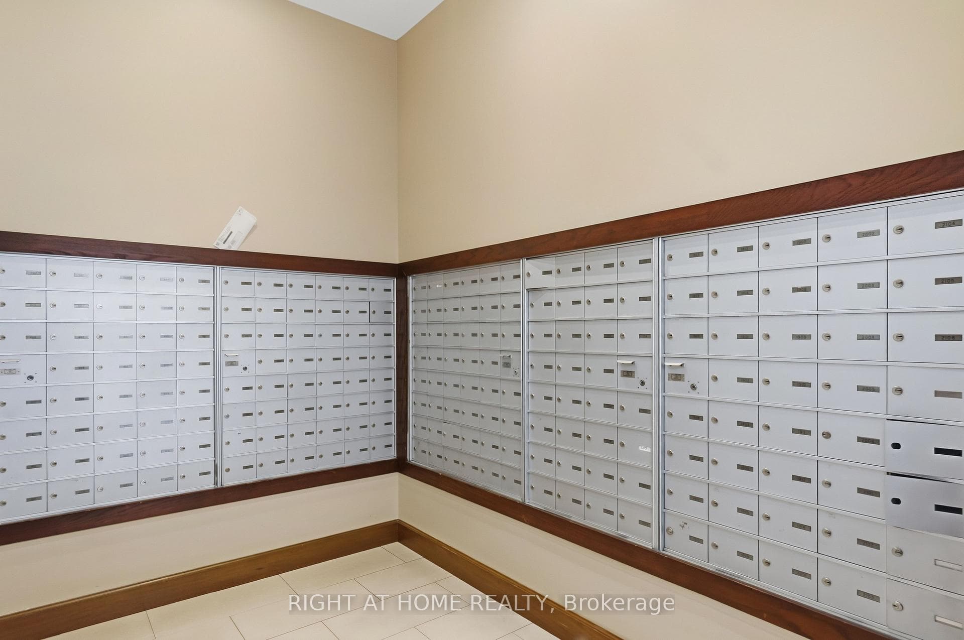 1359 Rathburn Road Unit 1007 photo 28