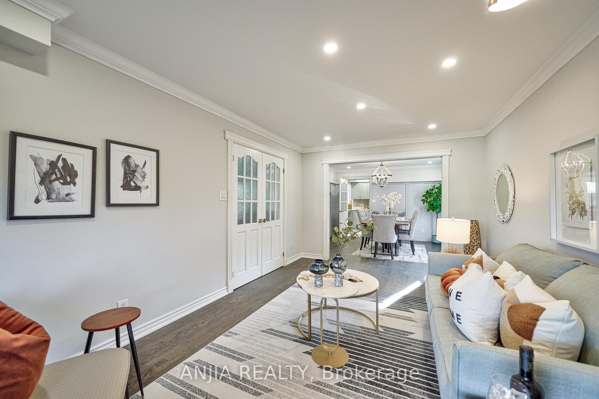 566 Rosebank Road photo 9