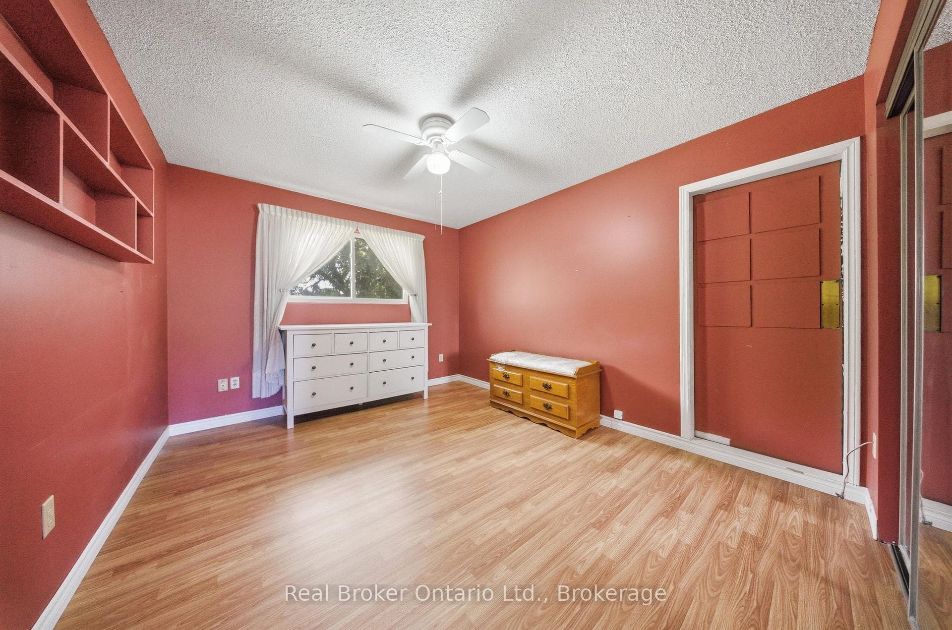 800 Tremaine Avenue photo 28