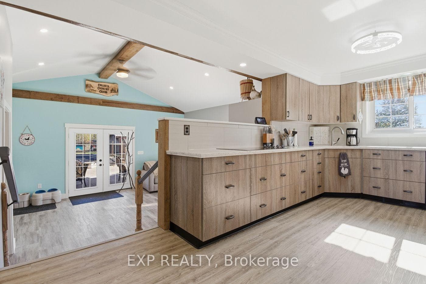 9043 Ridge Road photo 14
