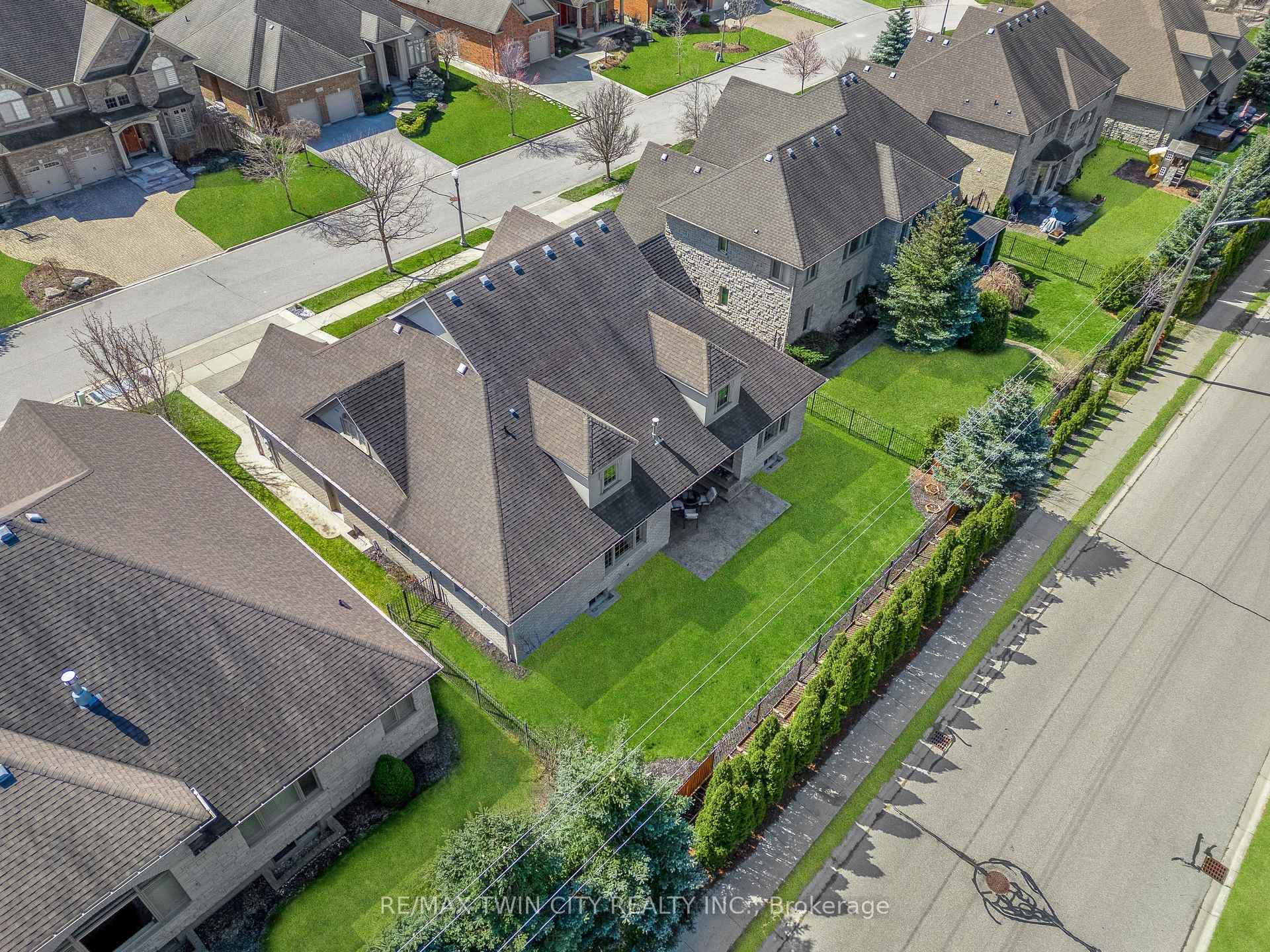 27 Black Maple Crescent photo 39