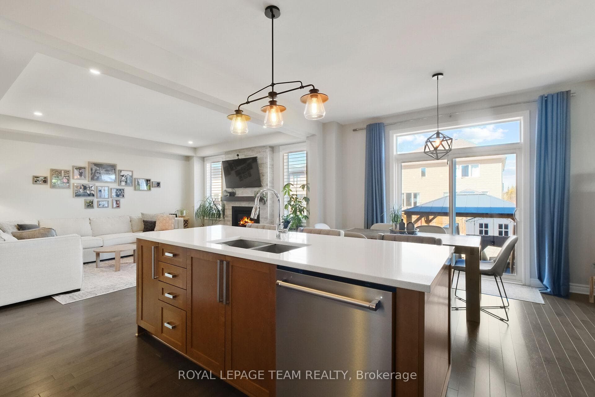194 Kimpton Drive photo 16
