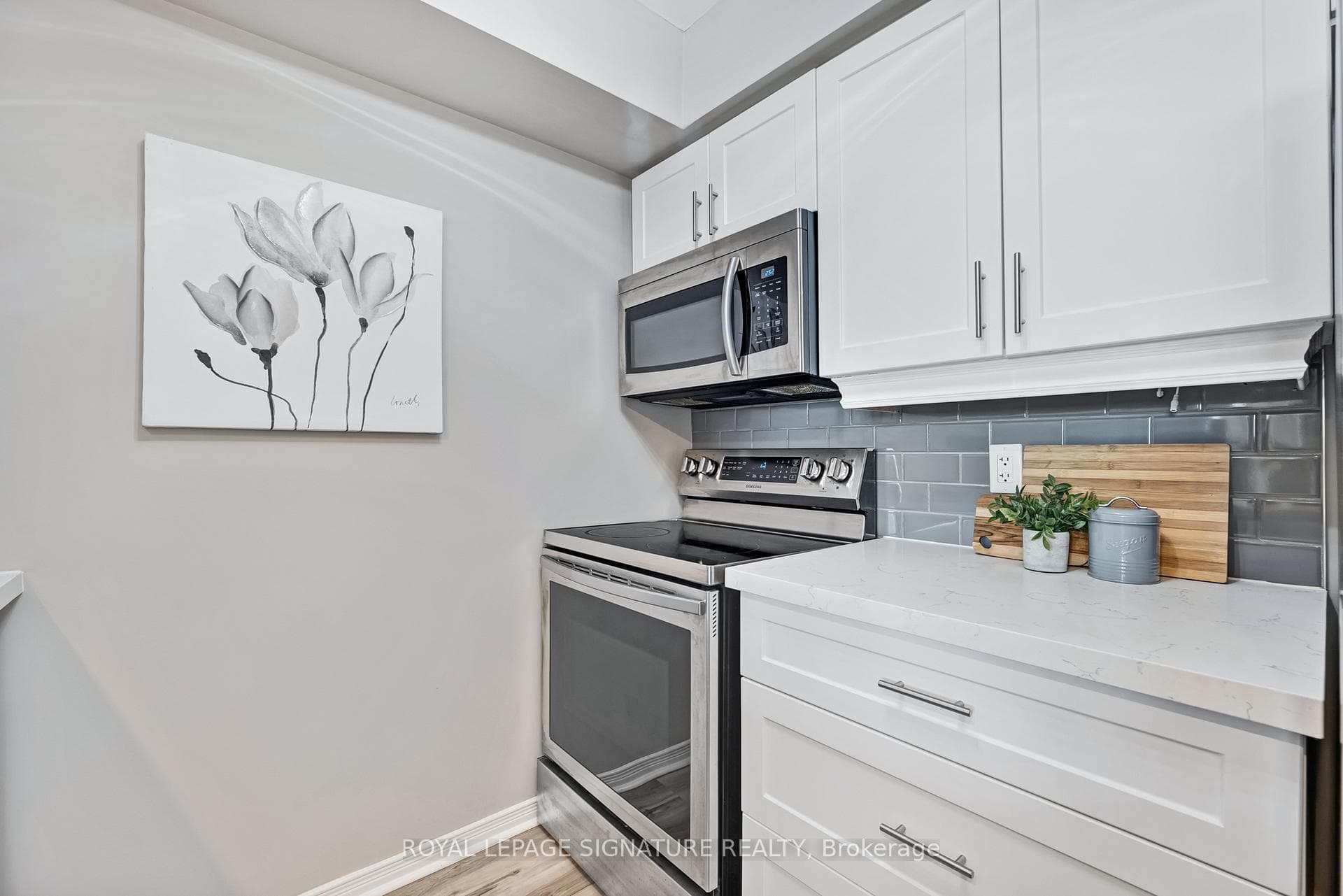 1200 The Esplanade Road Unit 905 photo 9