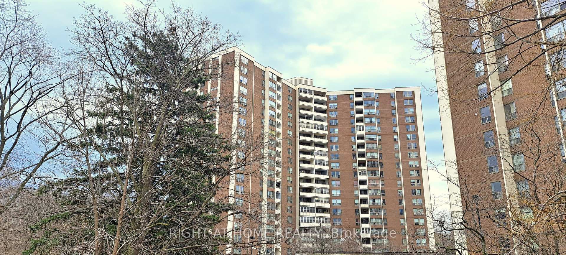 60 Pavane Linkway N/A Unit 3 (R1-3) photo 29