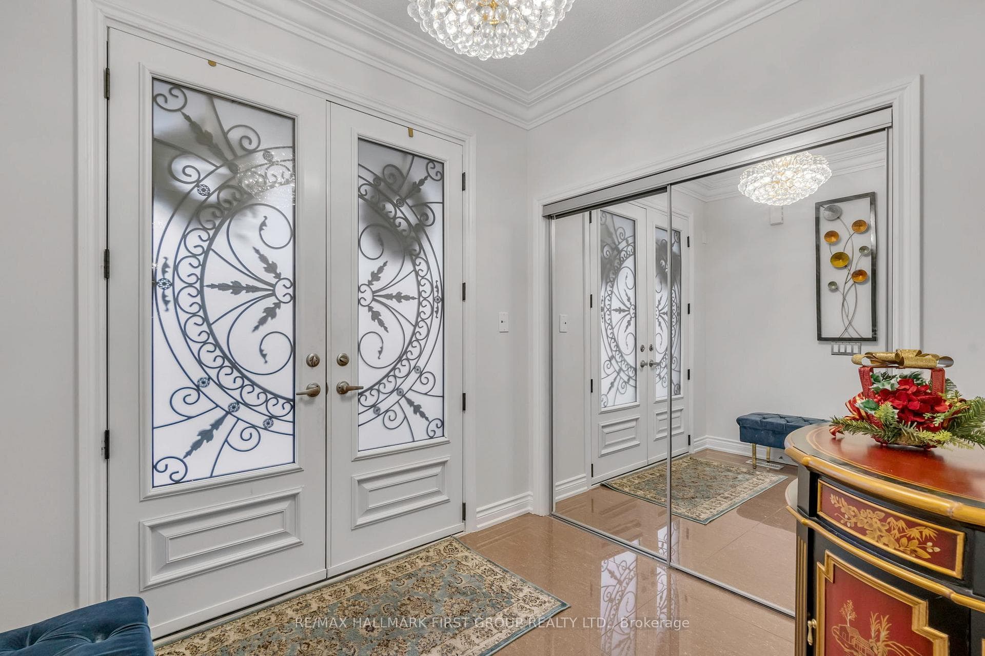 2368 Dobbinton Street photo 3