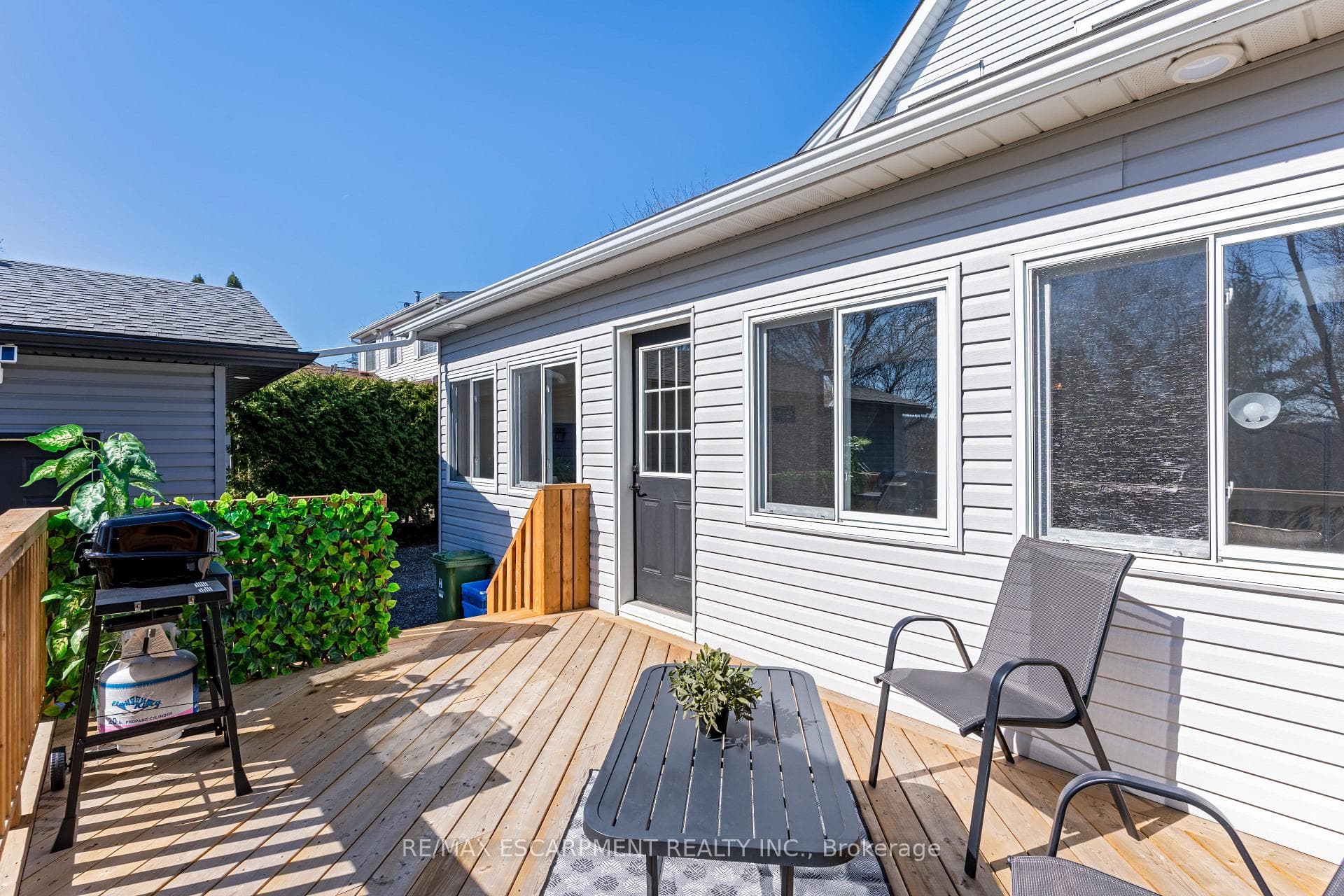 621 Rosseau Road photo 35
