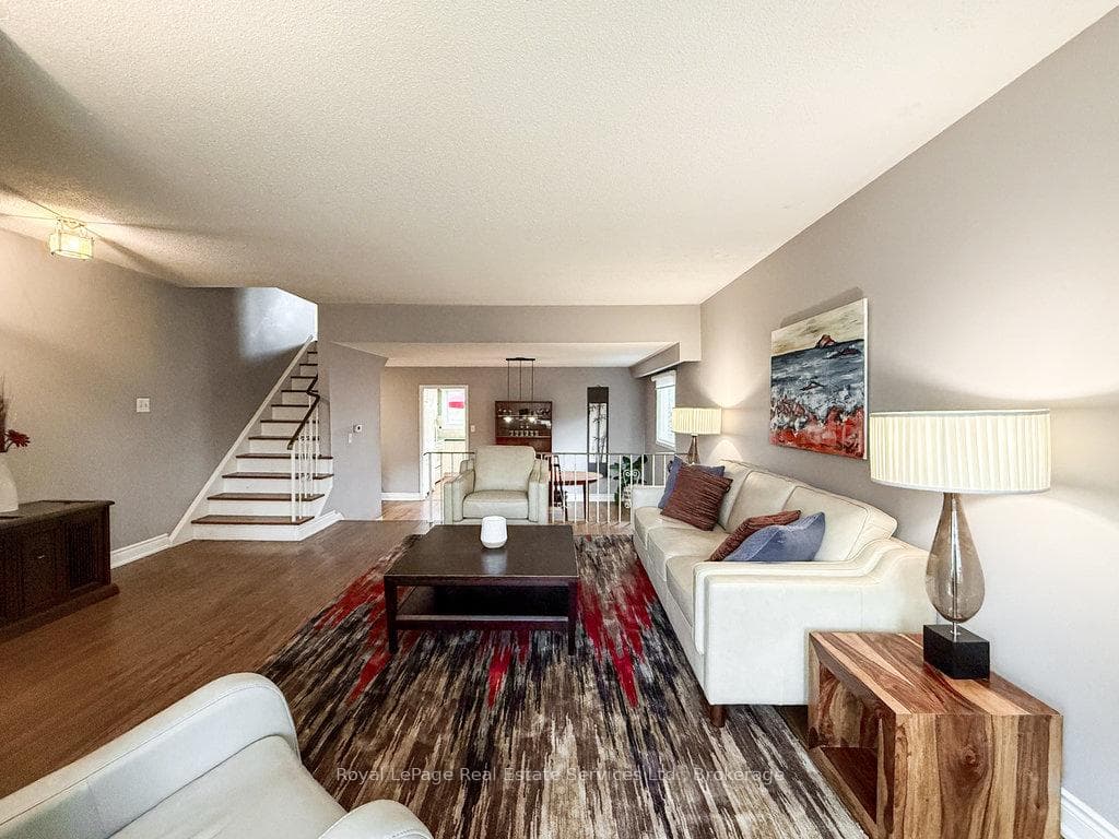 2086 Thornlea Drive photo 6