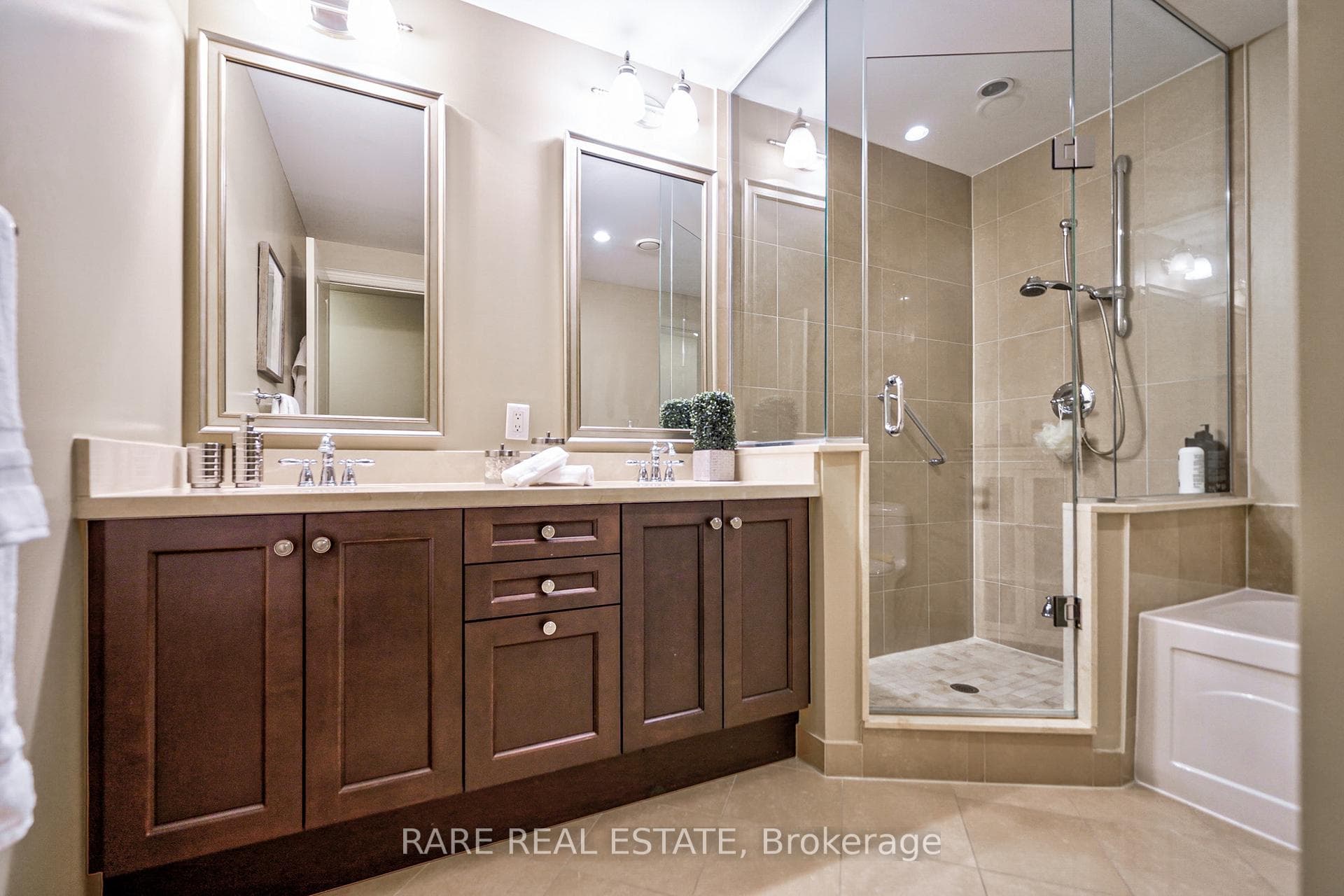 10101 Yonge Street Unit 320 photo 11