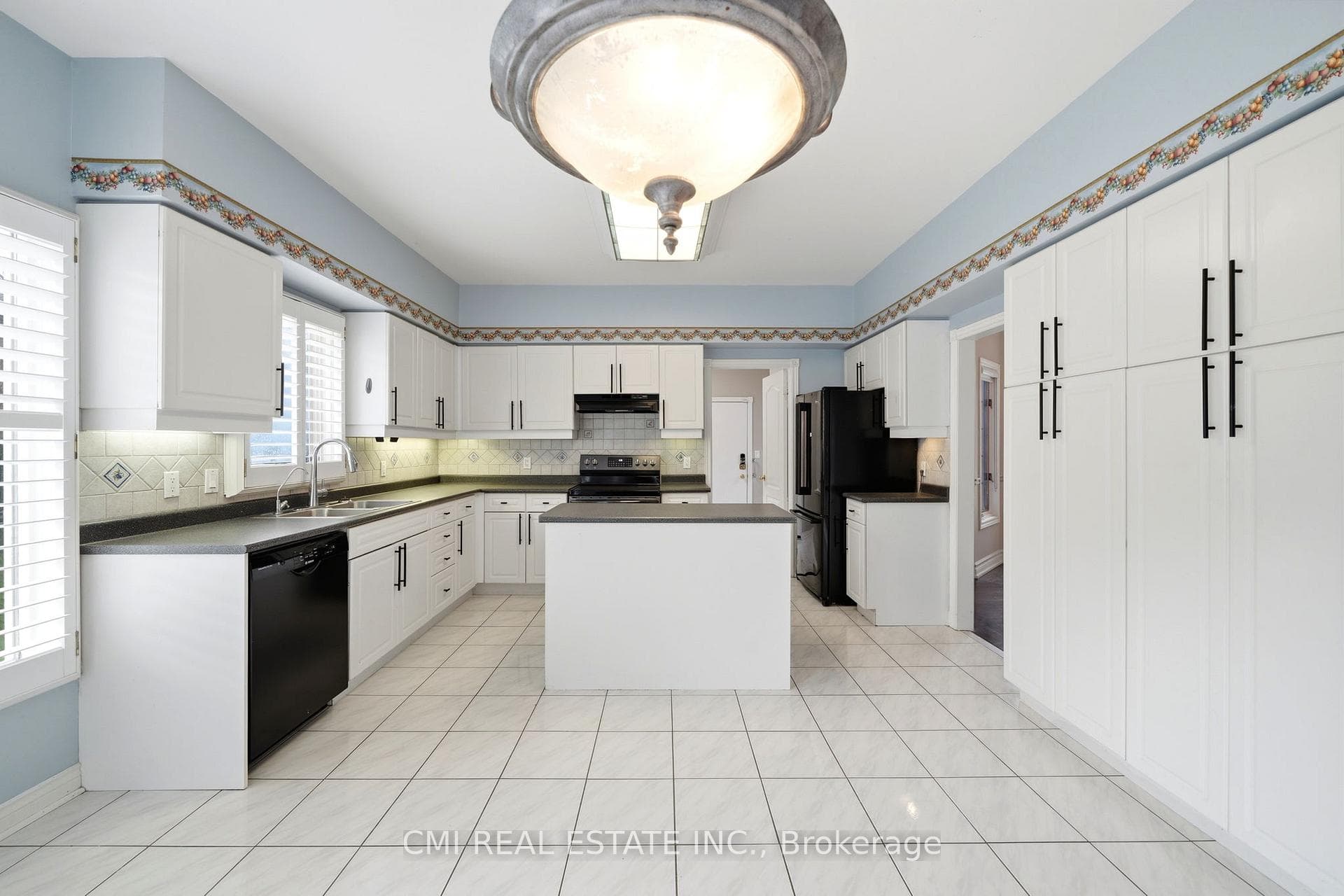 15 Treegrove Circle photo 11