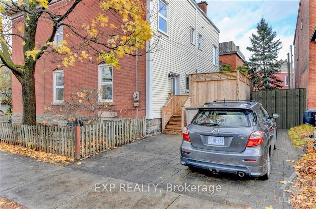 160 PRIMROSE Avenue photo 26