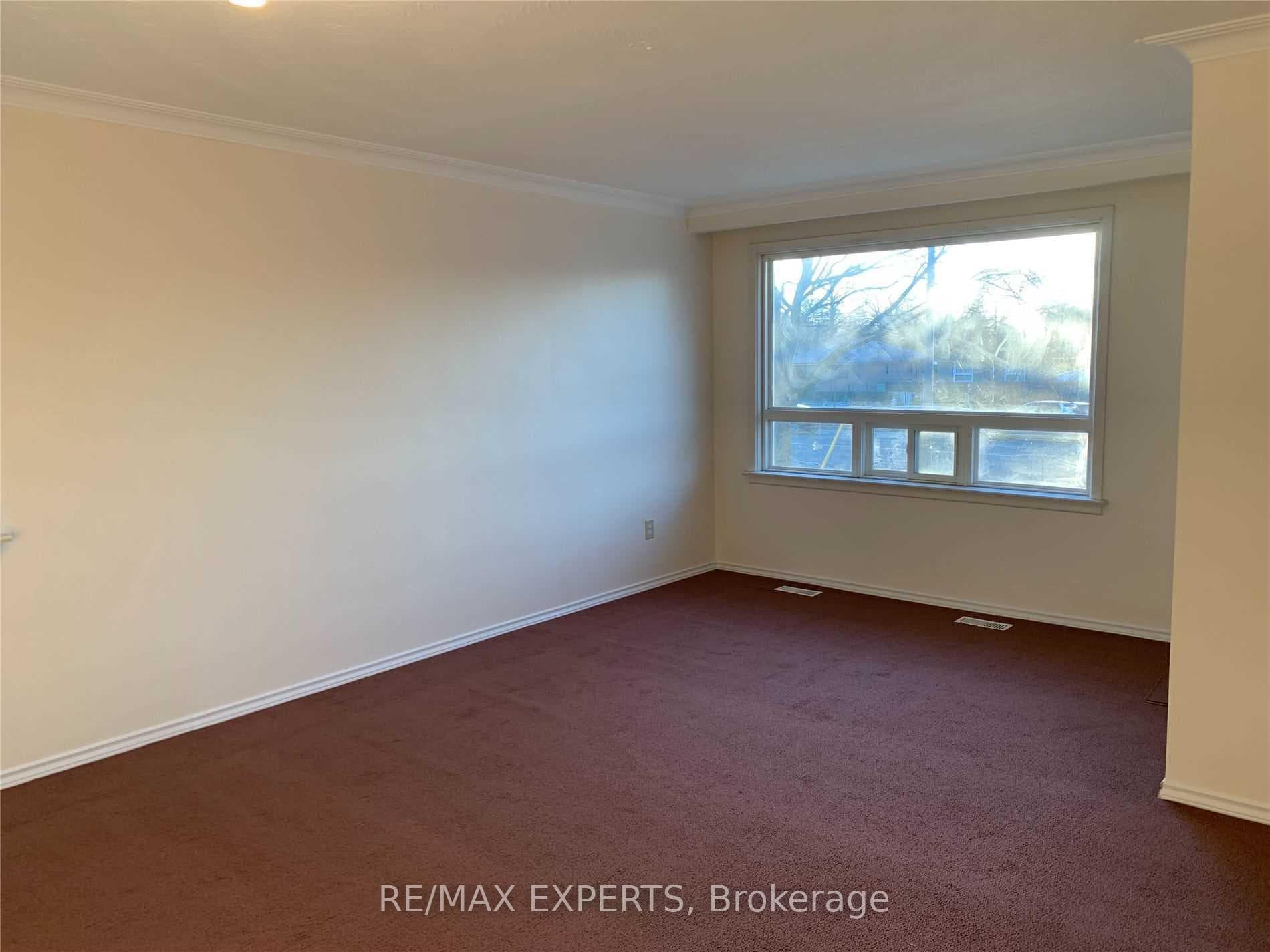 733 Markham Road photo 3