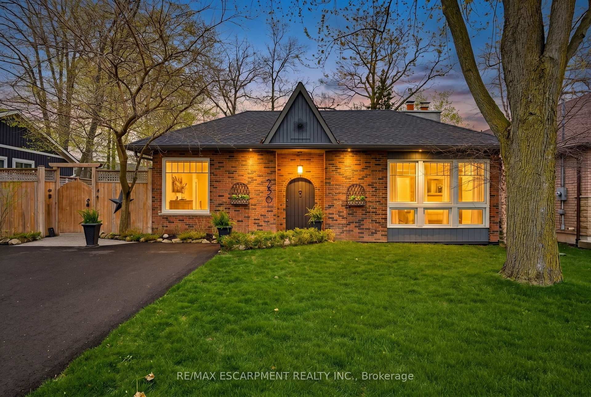 236 Parkside Drive photo 1