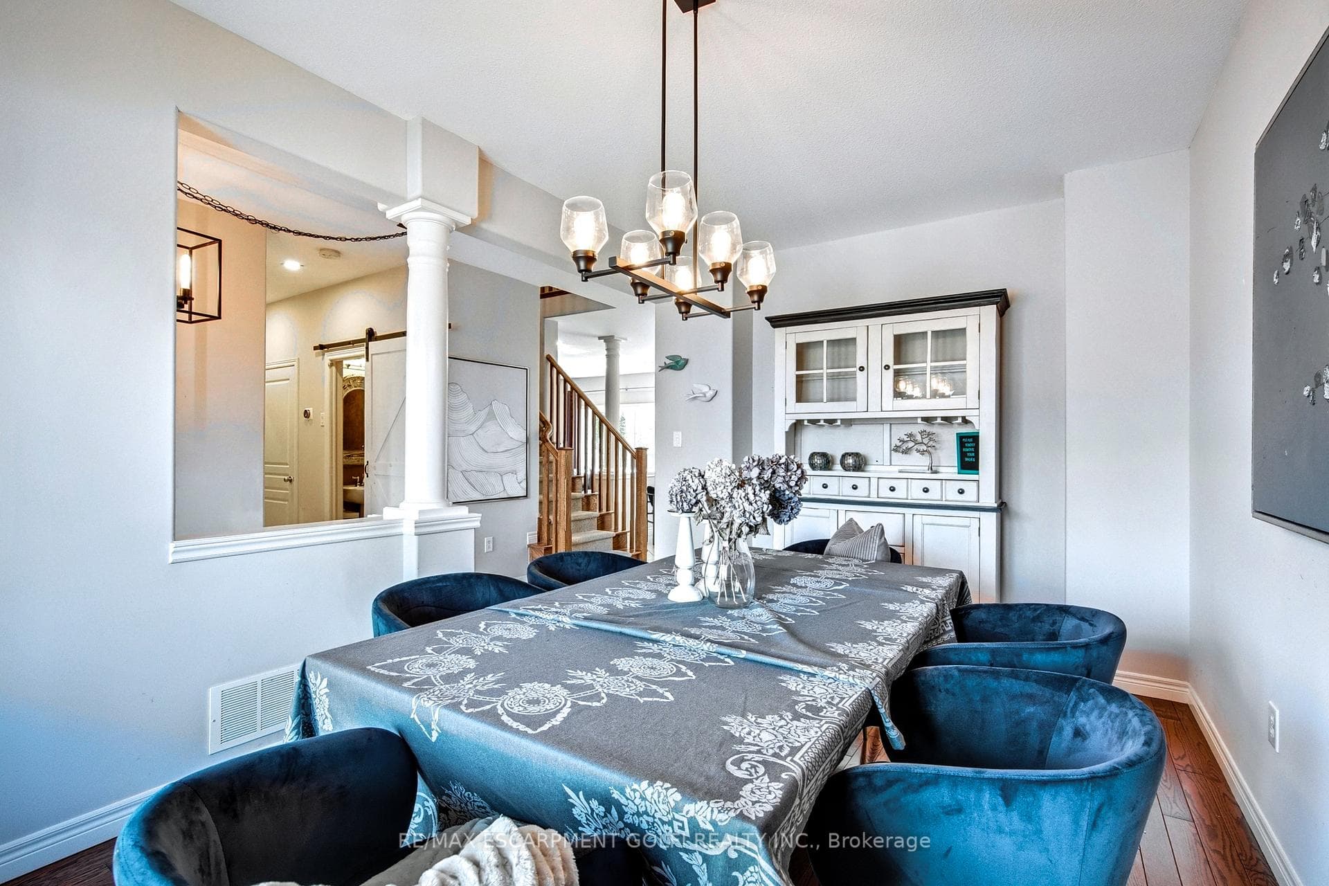 16 Heathcote Court photo 6