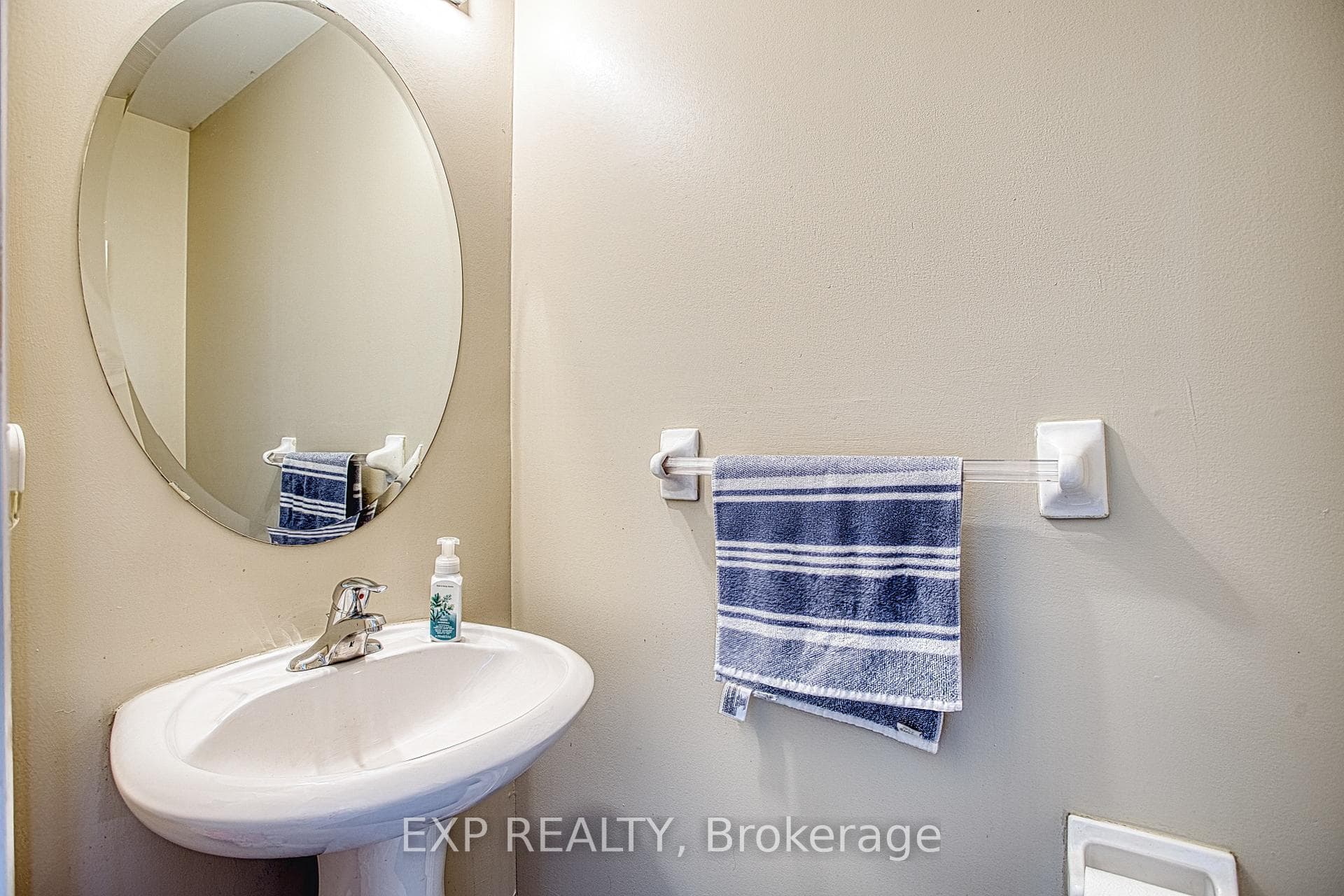 206 Springstead Avenue photo 7