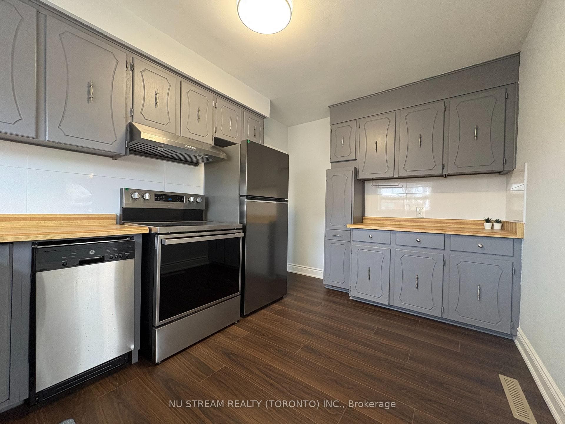 156 Combe Avenue photo 7