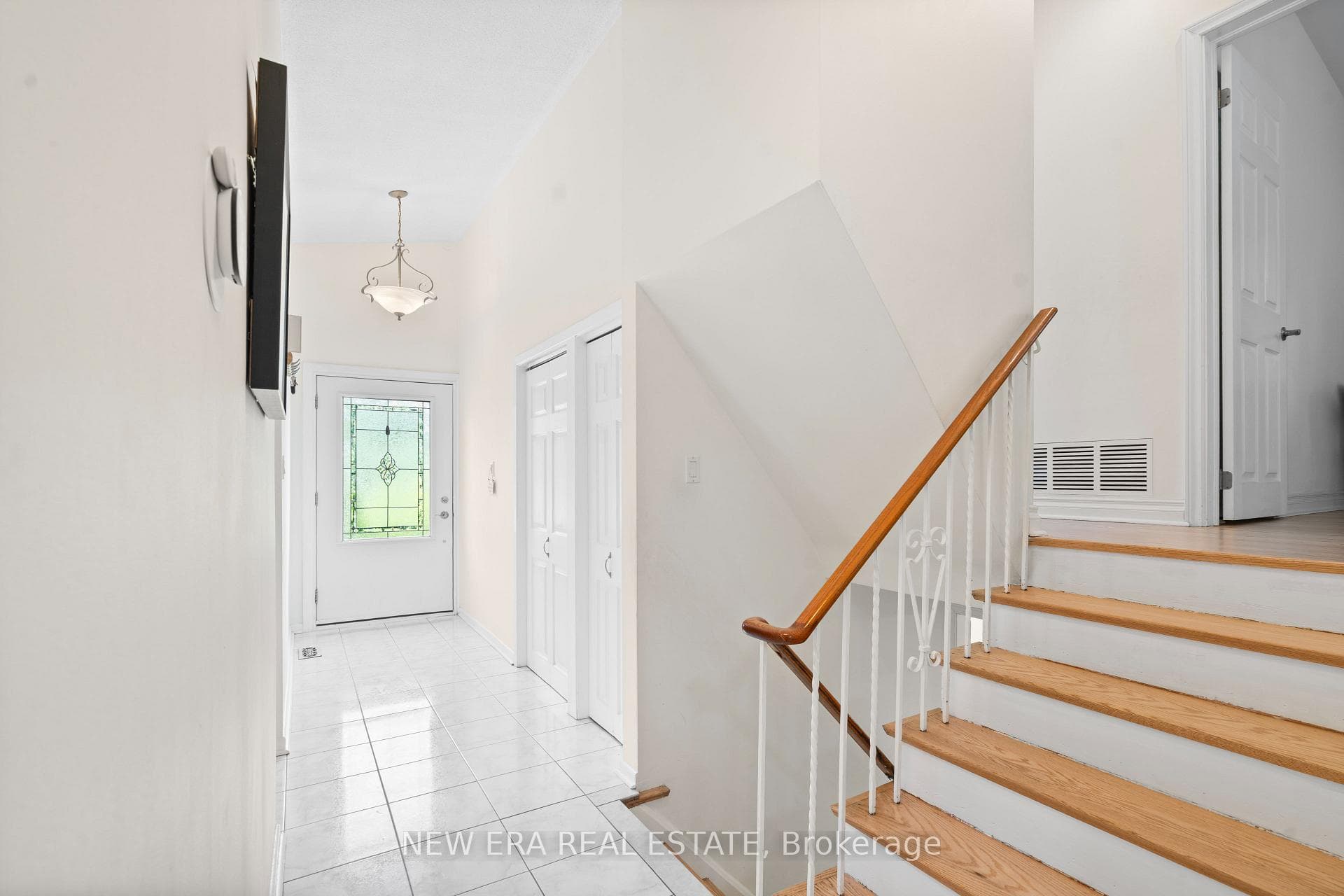 2598 Chalkwell Close photo 12