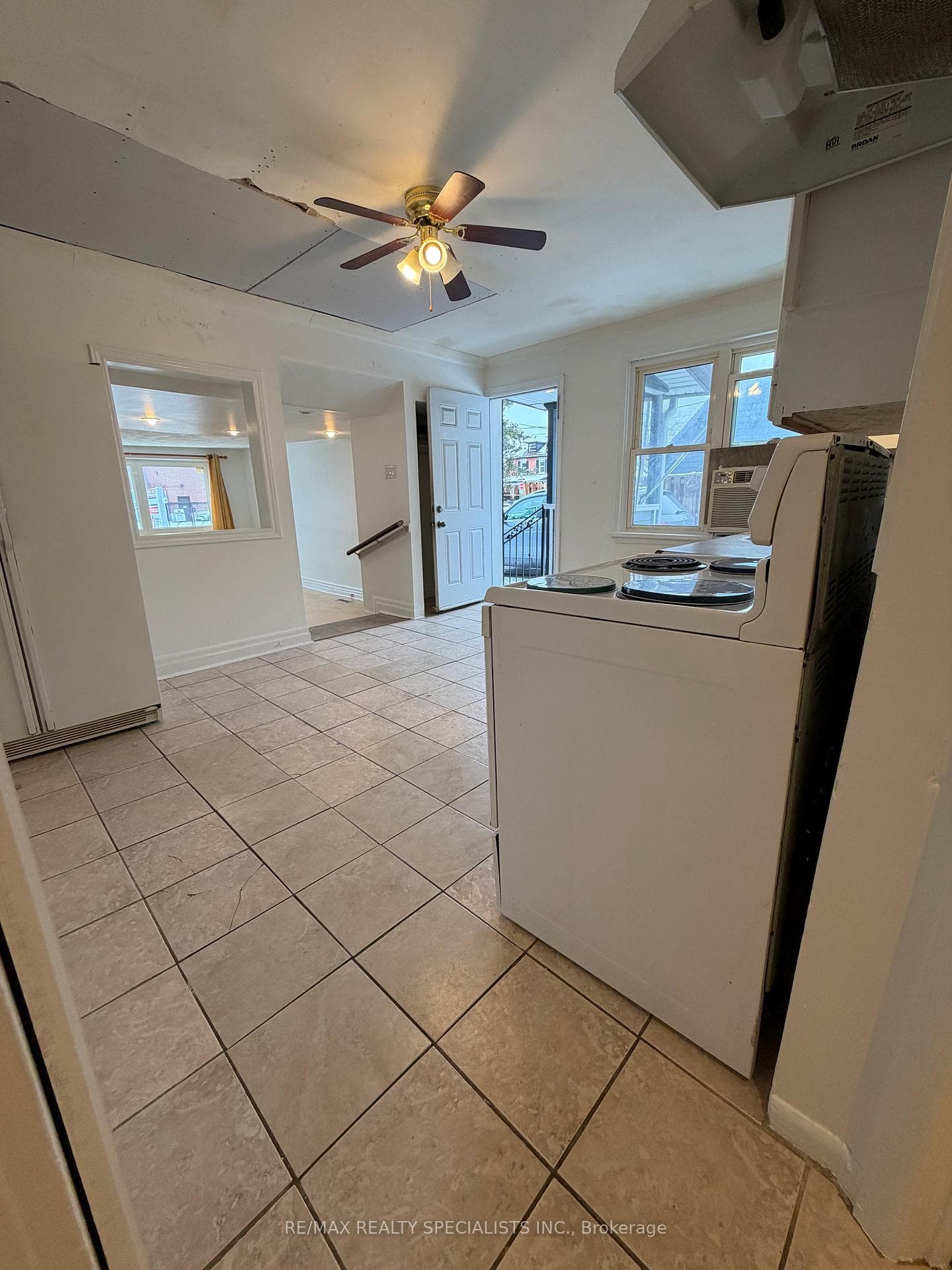 18 Mary Street Unit 1 photo 5