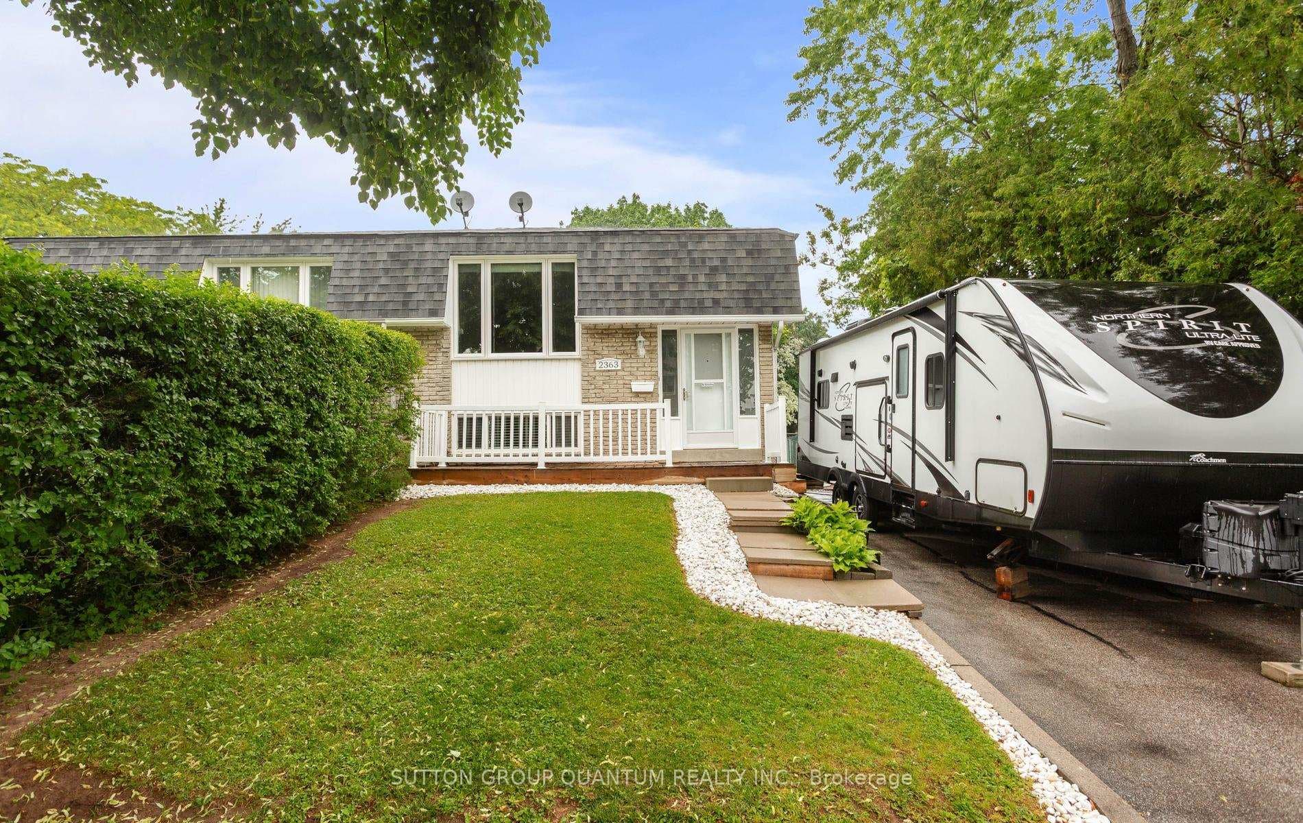 2363 Holyhead Drive photo 3