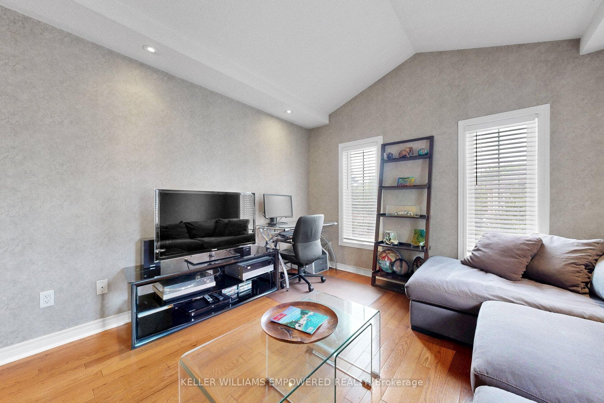 190 Harding Boulevard Unit 26 photo 17