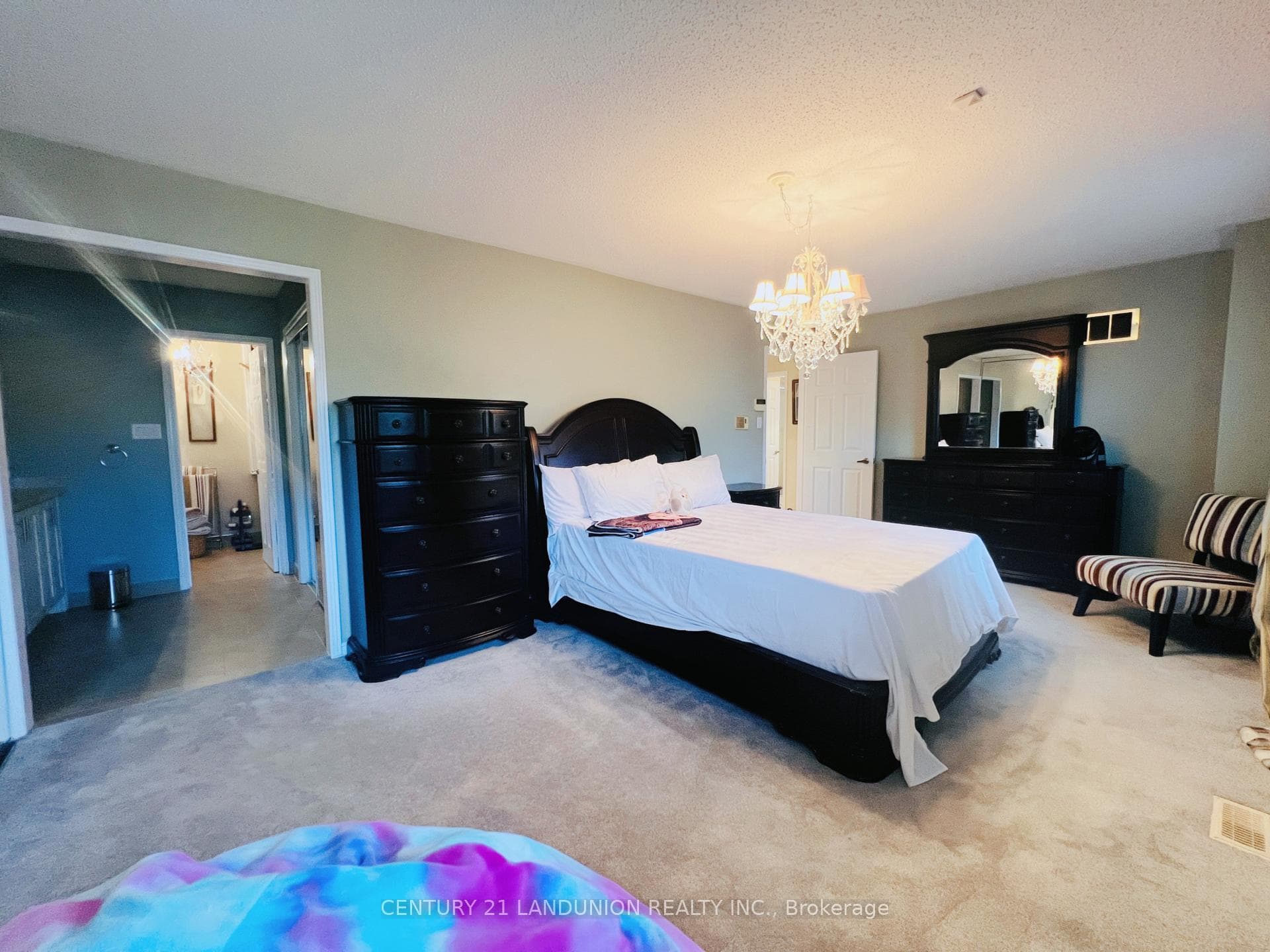 304 Goldhawk Trail photo 25