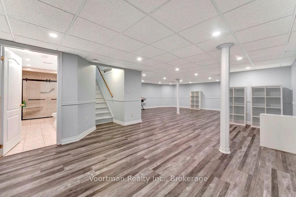 98 Silverbirch Boulevard Unit 20 photo 15