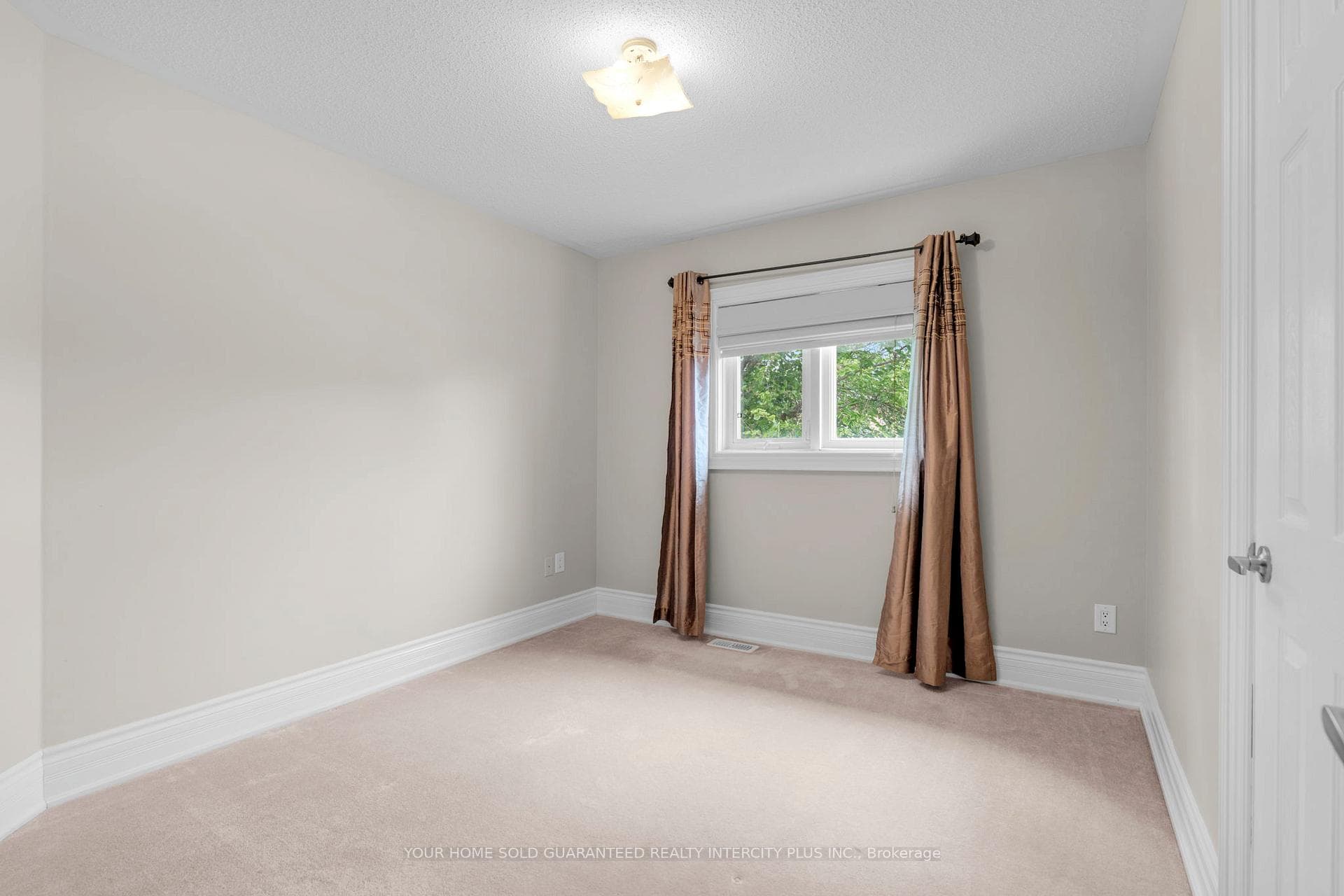 44 Eagleview Way photo 40
